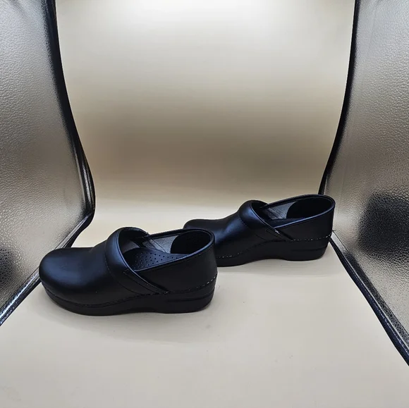 Dansko Professional Black Patent Leather Clogs Womens EU 38 US 7.5-8 Nurse Shoes - Picture 8 of 12